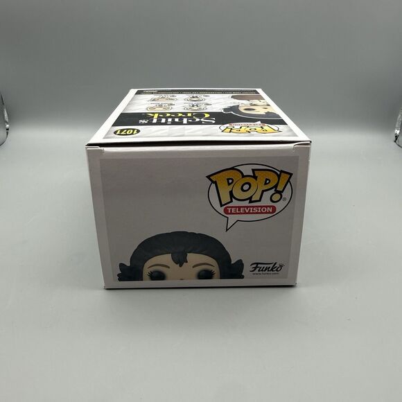 Funko POP! Television #1071 Schitt's Creek "Moira Rose" Target Con Exclusive - Picture 5 of 9